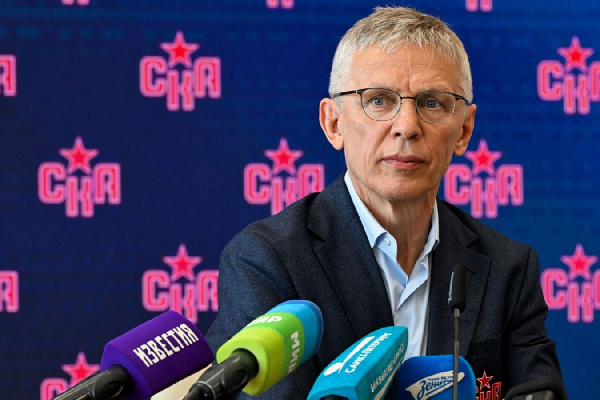 Источник: "СКА может уволить Игоря Ларионова с поста главного тренера"