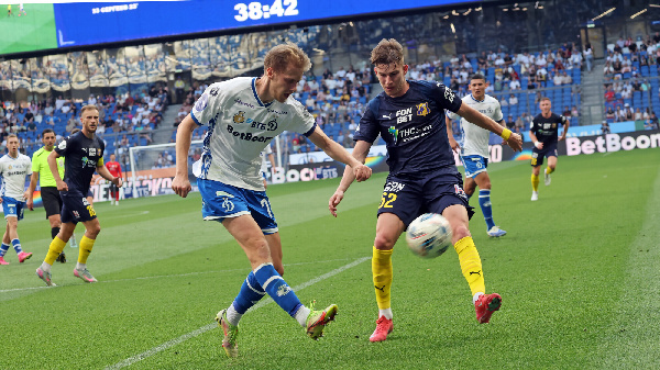 Московское "Динамо" обыграло "Ростов" в матче РПЛ с двумя удалениями