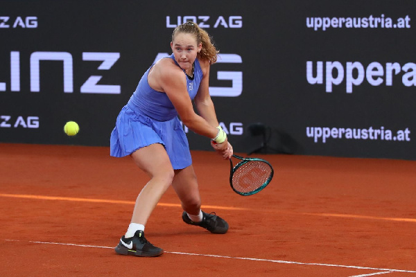 Мирра Андреева не без проблем обыграла Остапенко на турнире в Штутгарте