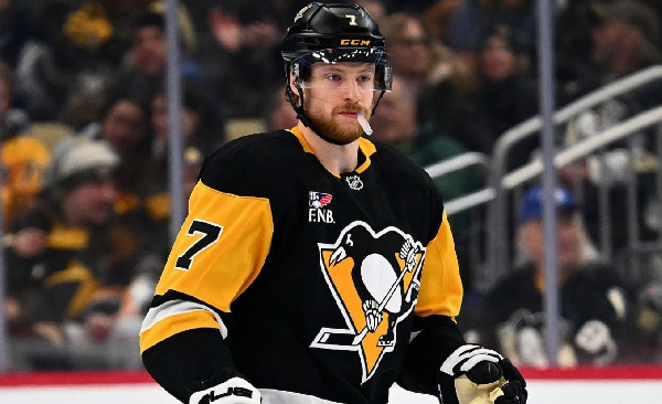 Соловьев помог "Питтсбургу" обыграть "Бостон", прервав серию из трех поражений подряд