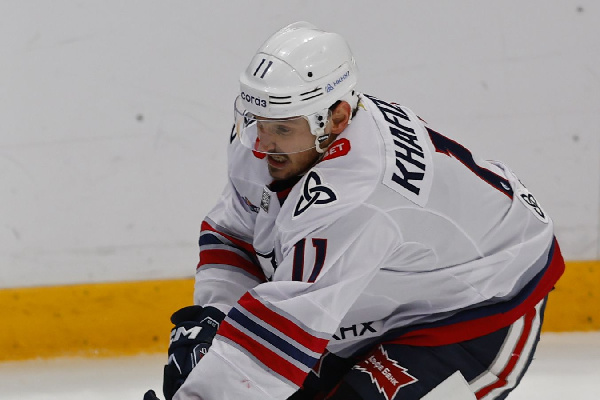 "Нефтехимик" объявил об уходе защитника Динара Хафизуллина