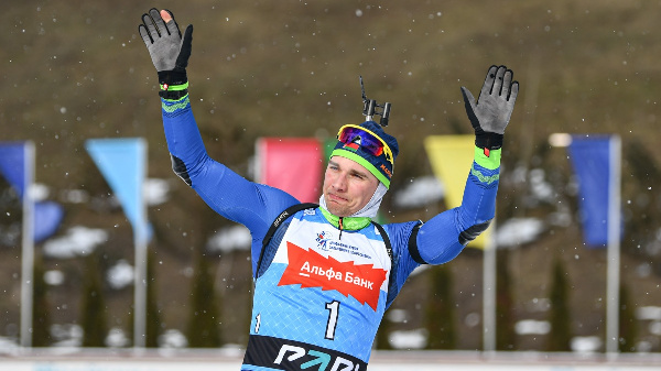 Антон Смольский упустил золото, сломав палку на финише в масс-старте на Кубке МЛКБ