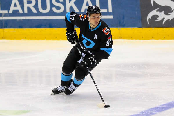 "Смотрелось нелепо": экс-тренер сборной России — о церемонии в честь 1000 очков Шипачева в КХЛ