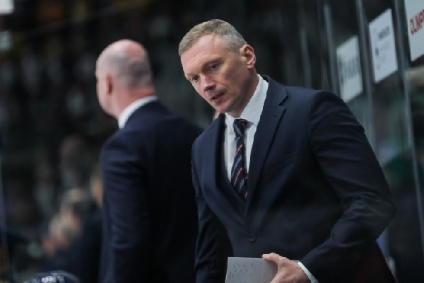 "Снизить брак в передачах": Исаков — о третьем поражении "Торпедо" в матче с "Металлургом"