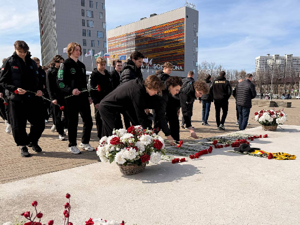 "Динамо-Шинник" почтил память погибшей команды "Локомотив" в Ярославле