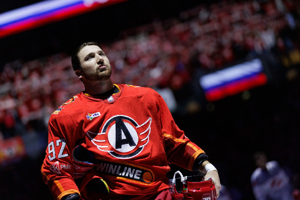 Дубль Горбунова помог "Автомобилисту" разгромить "Сибирь" дома в КХЛ