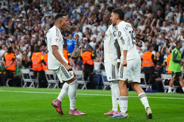 "Реал" рассматривает продажу части акций клуба свекру российский модели и одному из богатейших людей мира