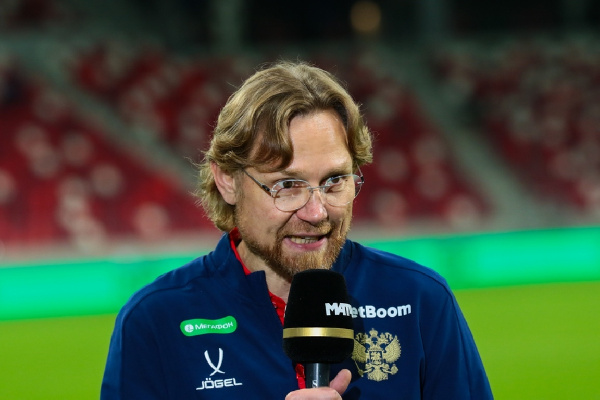 Валерий Карпин: "Как можно играть в футбол без мата?"