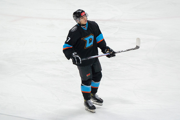 "Динамо-Шинник" отыграл две шайбы, но уступил "Спартаку" в матче МХЛ