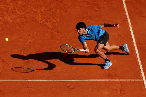 Карлос Алькарас поздравил Янника Синнера с победой на "Мастерсе" в Монако