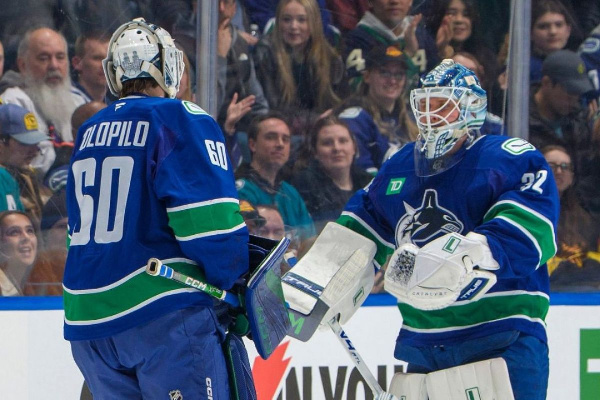 "Ванкувер" Никиты Толопило дома проиграл "Сент-Луису" в матче НХЛ