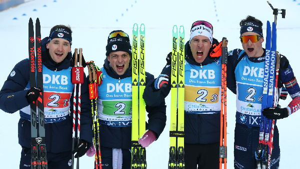 Франция сократила отставание от Норвегии в эстафетном зачёте Кубка мира по биатлону
