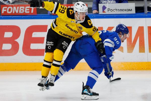 "Северсталь" оторвалась от минского "Динамо", выиграв матч в КХЛ
