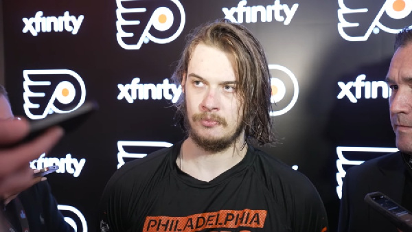 "Стало намного комфортнее": Колосов — о первом полноценном матче в новом сезоне НХЛ