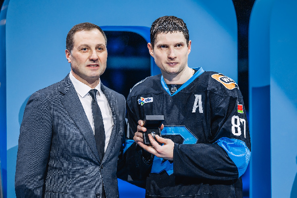 Президент КХЛ поздравил Квартальнова и Шипачева с победой на Матче Звезд КХЛ-2026