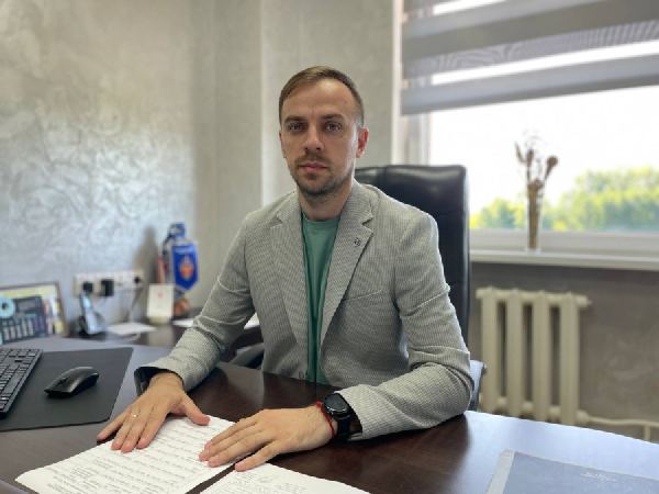 "Замена освещения и бортов. Новое табло и автобус". Директор ХК "Брест" — об изменениях в структуре клуба на следующий сезон
