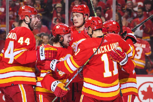 Шарангович не помог: "Калгари" пропустил пять шайб от "Сиэтла" в матче НХЛ