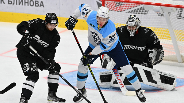 "Трактор" с минимальной разницей обыграл "Сибирь" в матче КХЛ