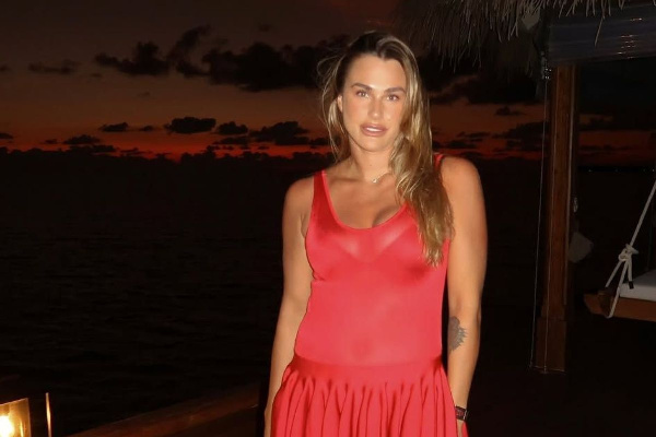 Рискованно: Арина Соболенко погрузилась к акулам