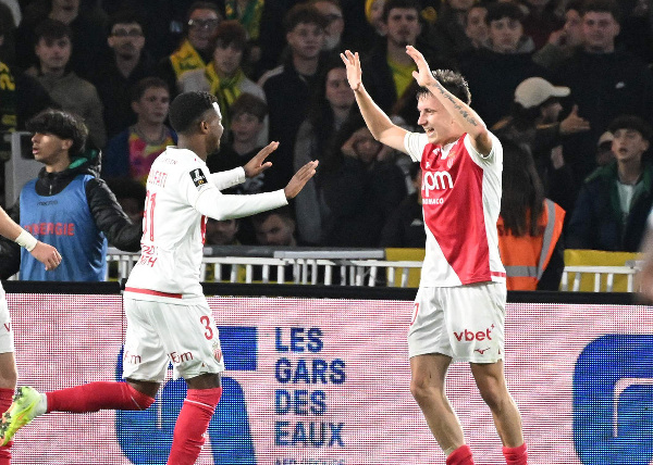 "Марсель" играет в поддавки, "Монако" включается в гонку: итоги вечерних матчей Лиги 1