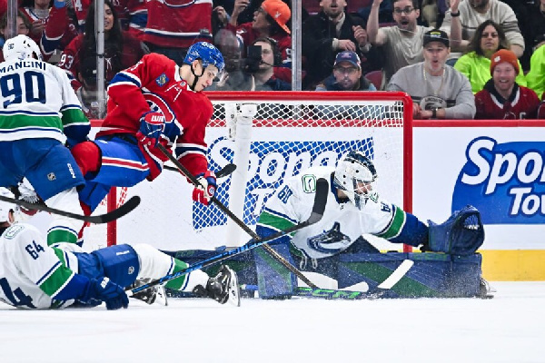 "Он мог сыграть лучше": Главком "Ванкувера" — о Никите Толопило