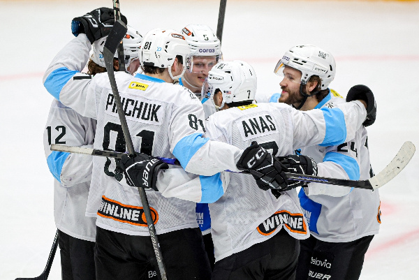 Стало известно, кто заменит Пинчука: Состав "Динамо" на матч с "Локомотивом"