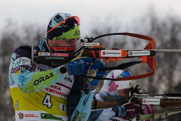 Лазовский поделился фотографиями с Дня рождения Смольской в стиле мафии