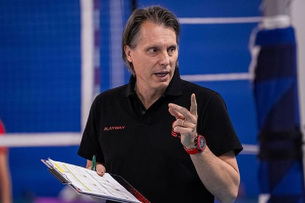 Крецу неожиданно ушел с поста главного тренера "Белогорья", в котором играет Марченко