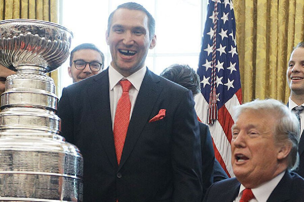 Трамп высказался о рекорде Овечкина: "Великий джентльмен побил рекорд Гретцки"