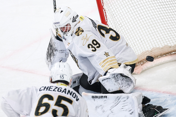 "Адмирал" Кульбакова дома уступил "Трактору" в матче регулярного чемпионата КХЛ