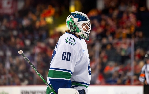 Толопило в заявке: "Ванкувер" дома уступил "Юте"