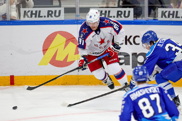 Звездный нападающий перешёл из ЦСКА в "Автомобилист"