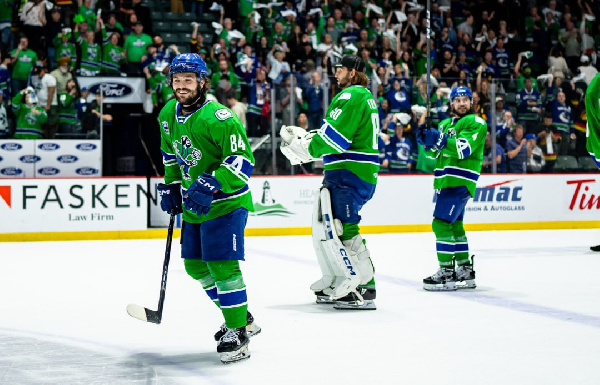 Два белоруса не помогли "Абботсфорду" одолеть "Калгари" в матче АХЛ