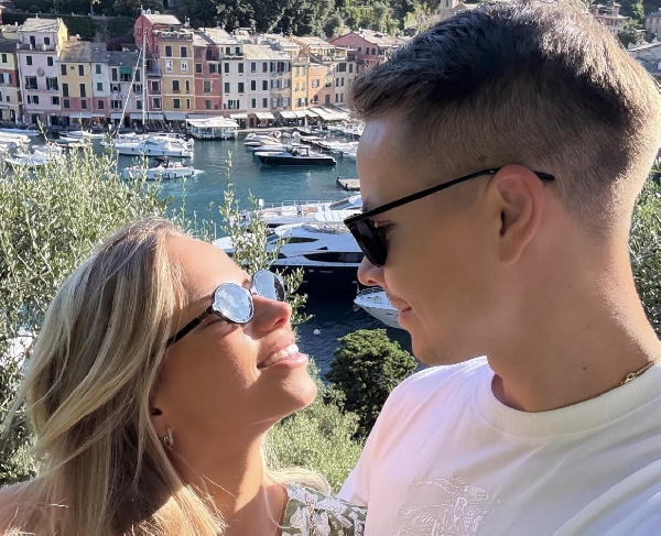 Итальянские каникулы: Егор Шарангович с супругой наслаждаются dolce vita 