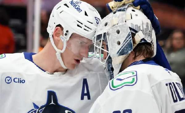 Белорус Толопило не помог "Ванкуверу" уйти от поражения в матче НХЛ