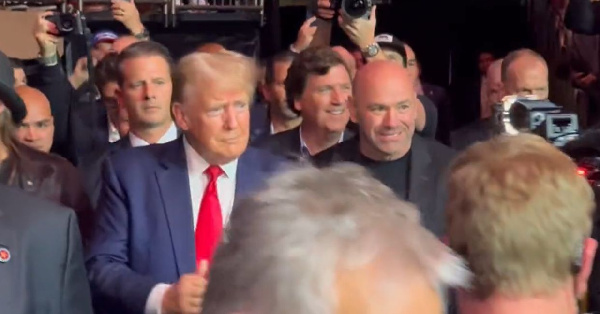 Персоны нон грата. Дональд Трамп и Такер Карлсон постетили матч UFC