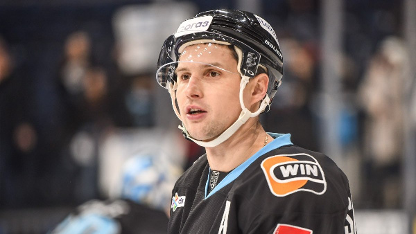 "Спросил у Пинчука, не касался ли он шайбы?": Шипачев — о 1000-м балле в КХЛ