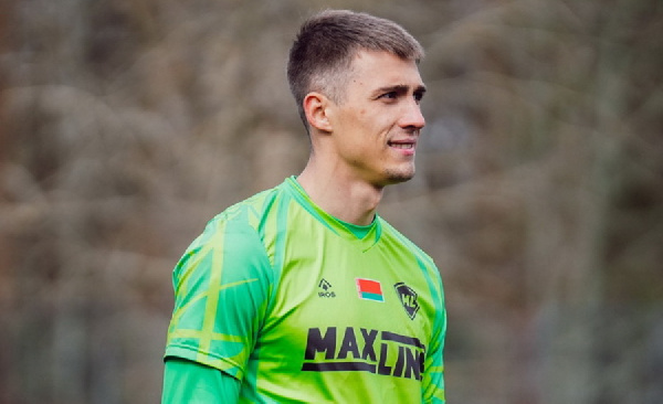 Агент лучшего вратаря Беларуси заявил, что его подопечный не стал топ-голкипером "по нефутольным причинам"