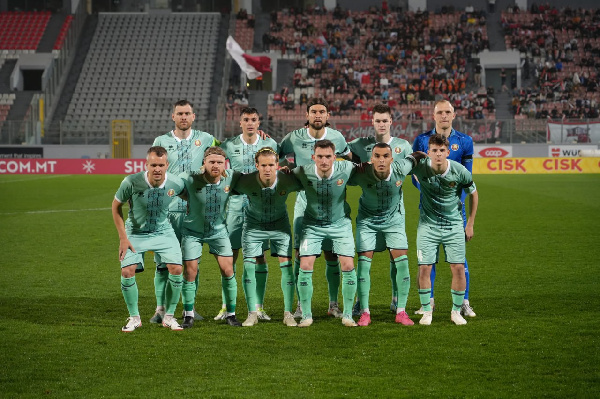 Футболисты национальной сборной Беларуси вышли на товарищеский матч против Мальты в траурных повязках