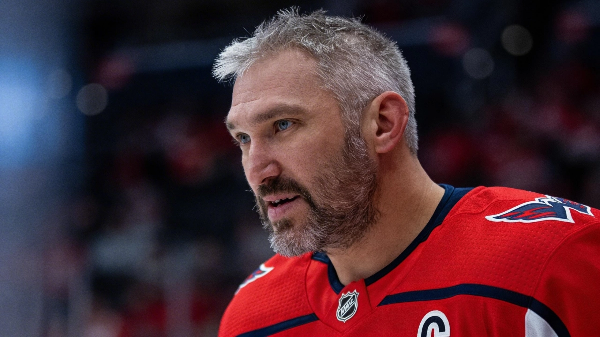 Овечкин стал лишь третьим хоккеистом НХЛ, оформившим два хет-трика в сезоне в 40+ лет