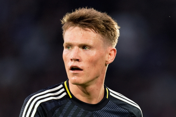 Греция выстояла в меньшинстве против Шотландии, а Швейцария разбила Швецию