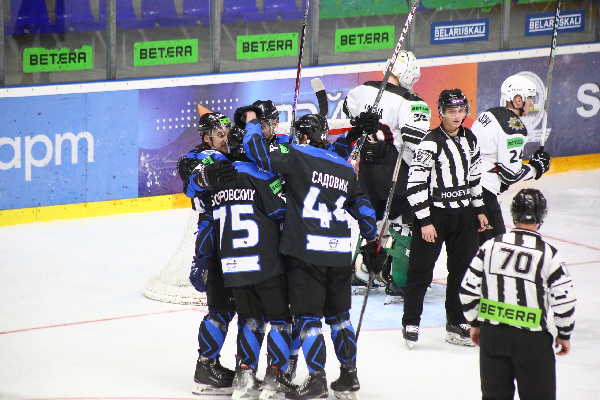 "Химик" разгромил "Авиатор" в матче экстралиги