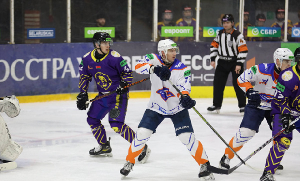 Оршанский "Локомотив" обыграл "Могилев" в матче экстралиги