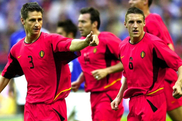 Экс-футболист сборной Бельгии умер от кровоизлияния в мозг