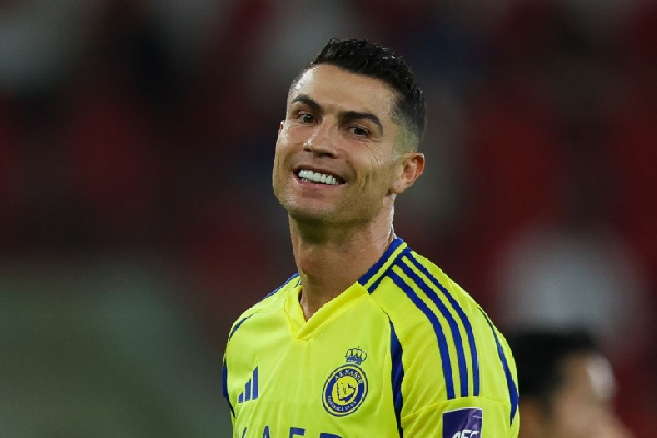 Криштиану Роналду трогательно поздравил маму с днем рождения