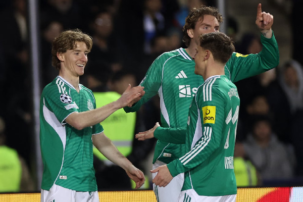 Покер Гордона помог "Ньюкаслу" крупно обыграть "Карабах" в матче 1/16 финала ЛЧ