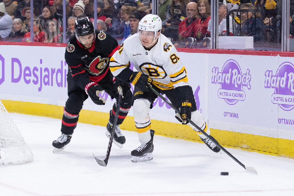 Пора выпускать новичка: "Бостон" без Колячонка разгромно проиграл "Оттаве" в НХЛ