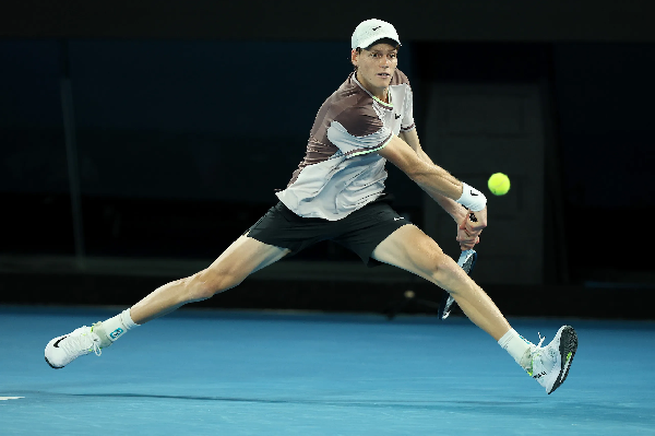 Тренер подтвердил болезнь Синнера во время Australian Open