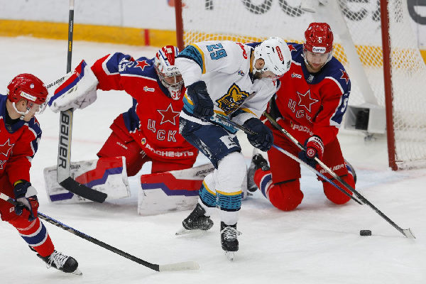 Матч "Сочи" и ЦСКА вновь прерван: болельщики эвакуированы с трибун