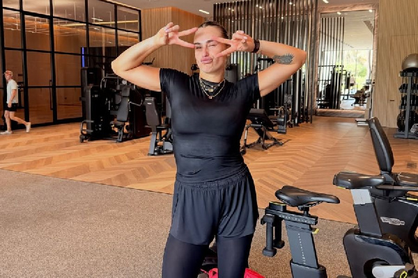 Арина Соболенко поделилась полезными упражнениями, которые можно выполнять дома